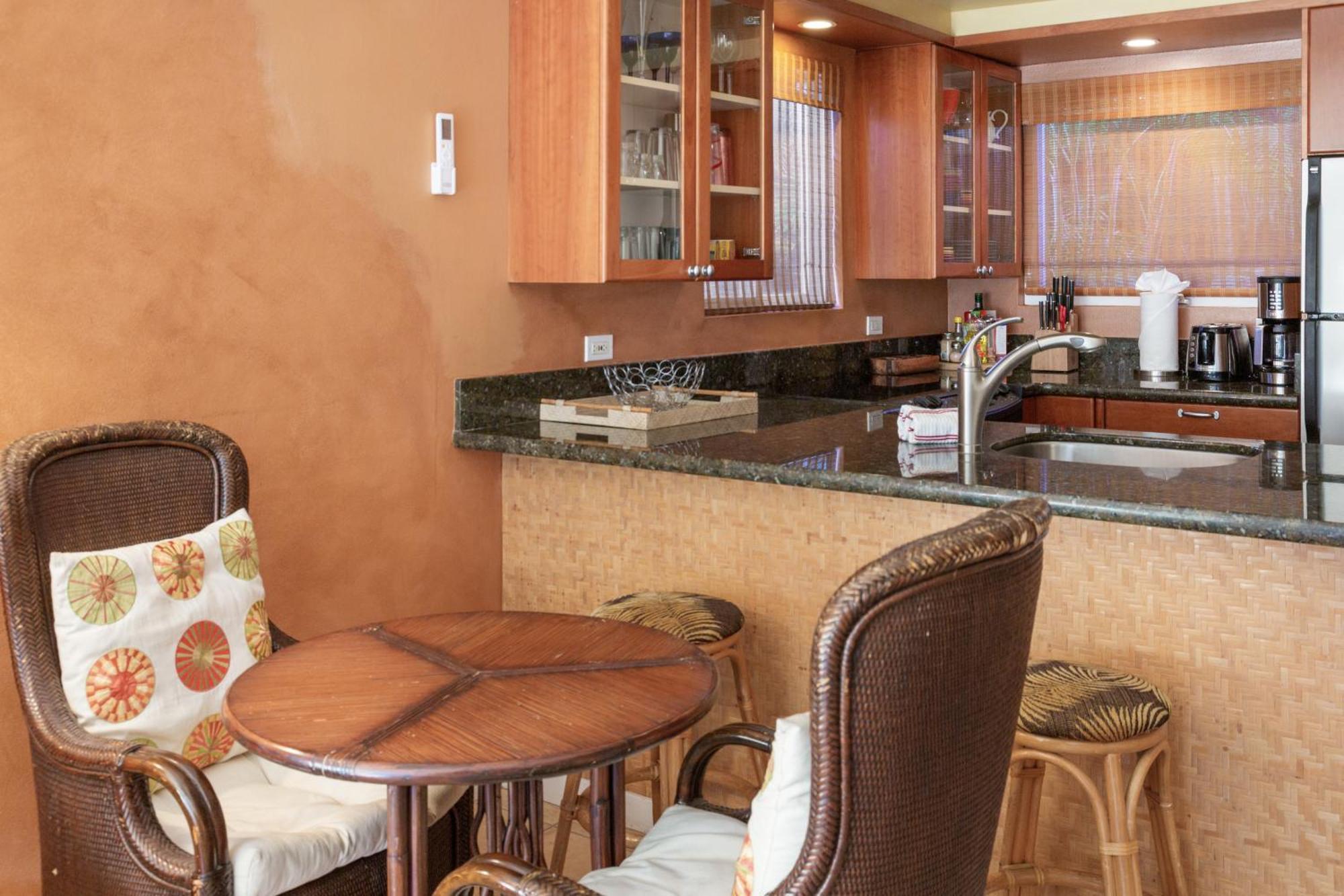 Orchid Suite, 1 Bedroom, Sleeps 4, Pool & Bbq, Pre-Renovation Summer Sale Kihei Exterior photo